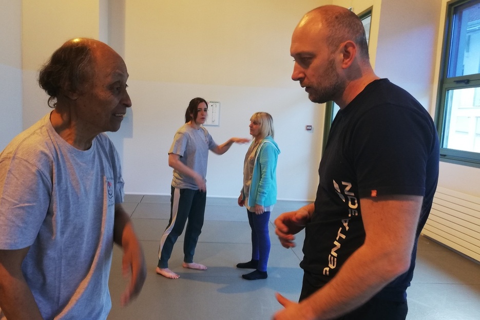 Ne vous fiez pas � son grand �ge c'est un renard rus� 